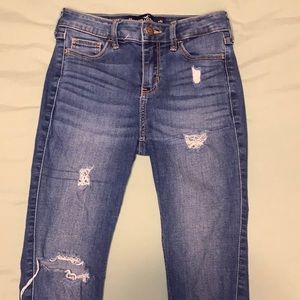 super cute Hollister skinny jeans!